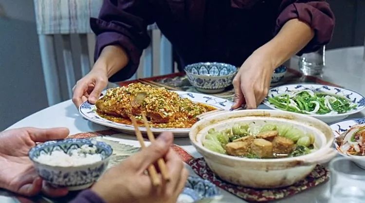 米村拌饭用餐出现食物中毒事件，多名顾客上吐下泻症状严重